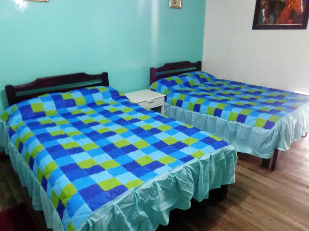 Hostal Yumbo Imperial Quito 2*,