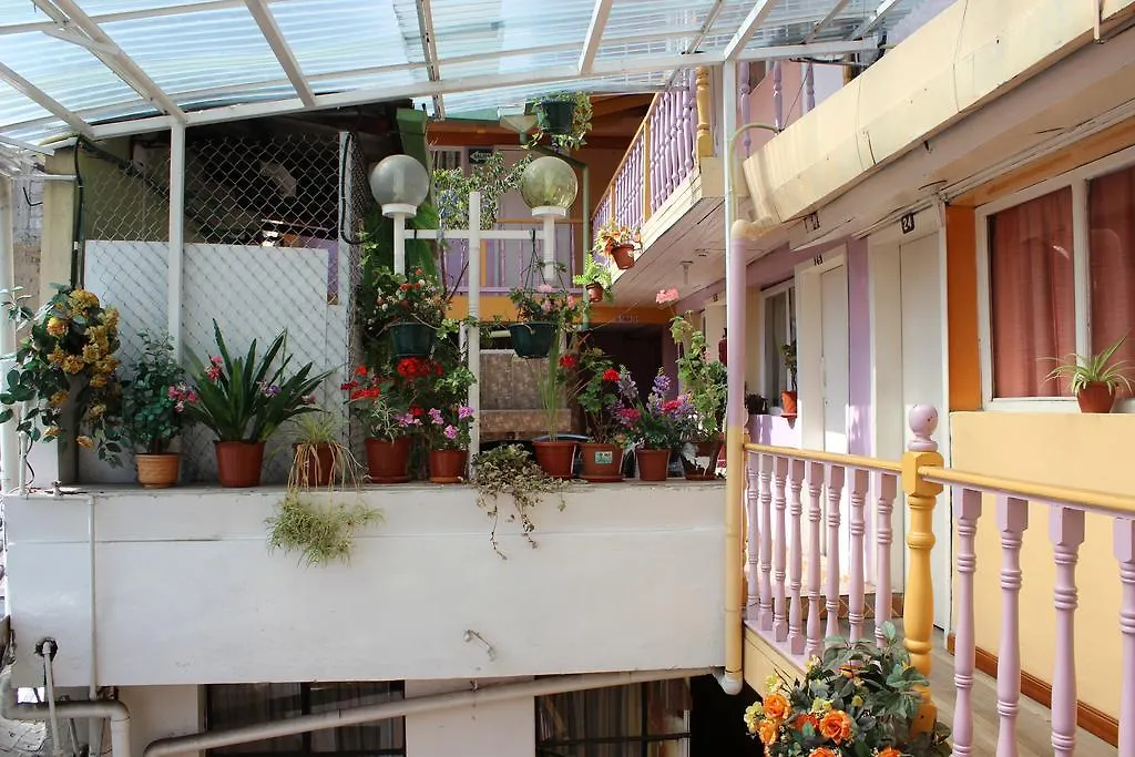 Hostal Yumbo Imperial Quito 2*,