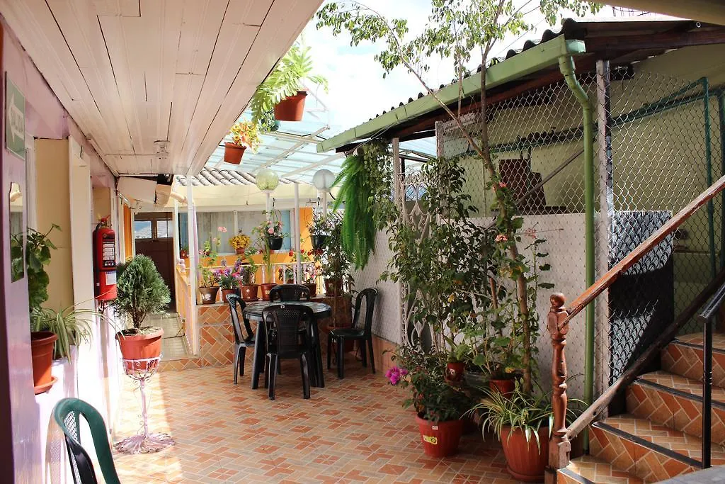 Hostal Yumbo Imperial Quito