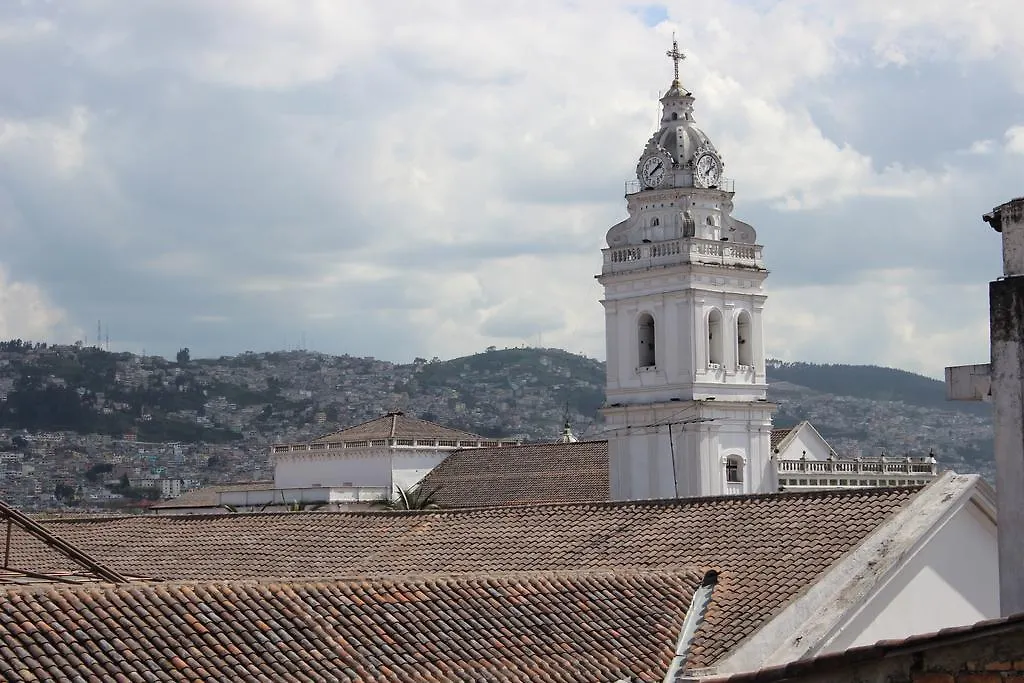 Hostal Yumbo Imperial Quito Ecuador